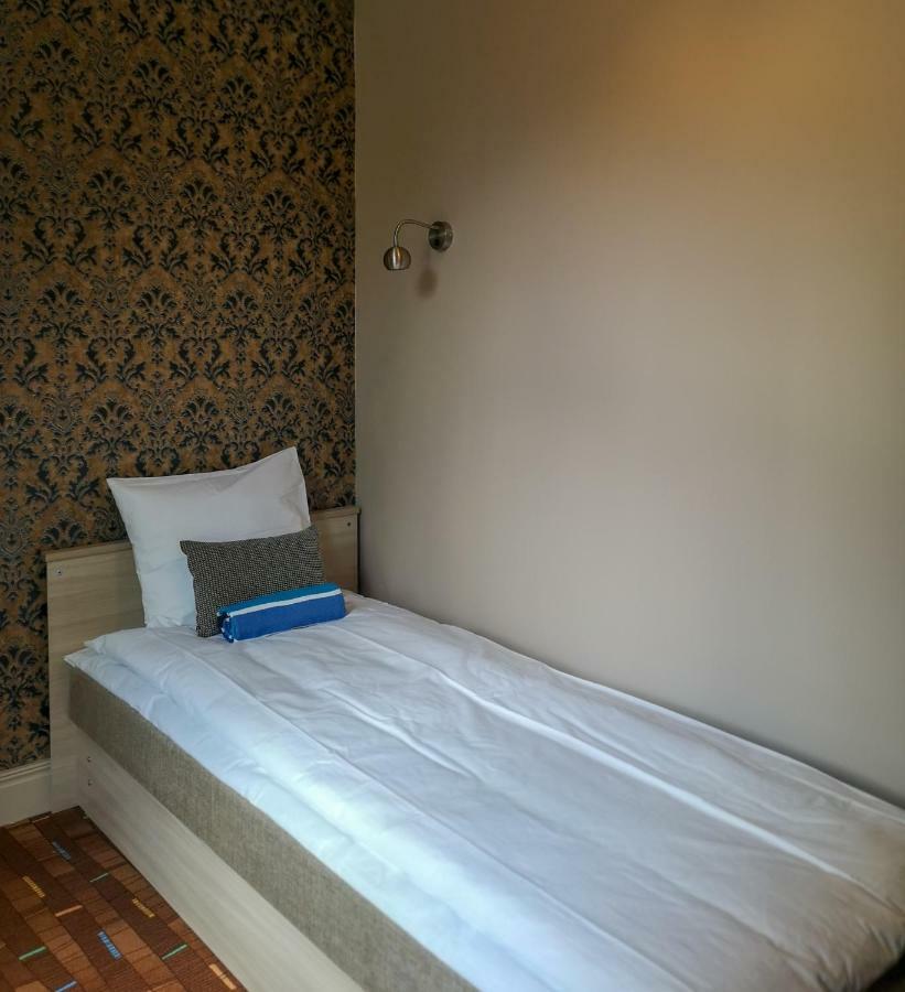 Villa Kadriorg Hostel ทาลลินน์ ภายนอก รูปภาพ