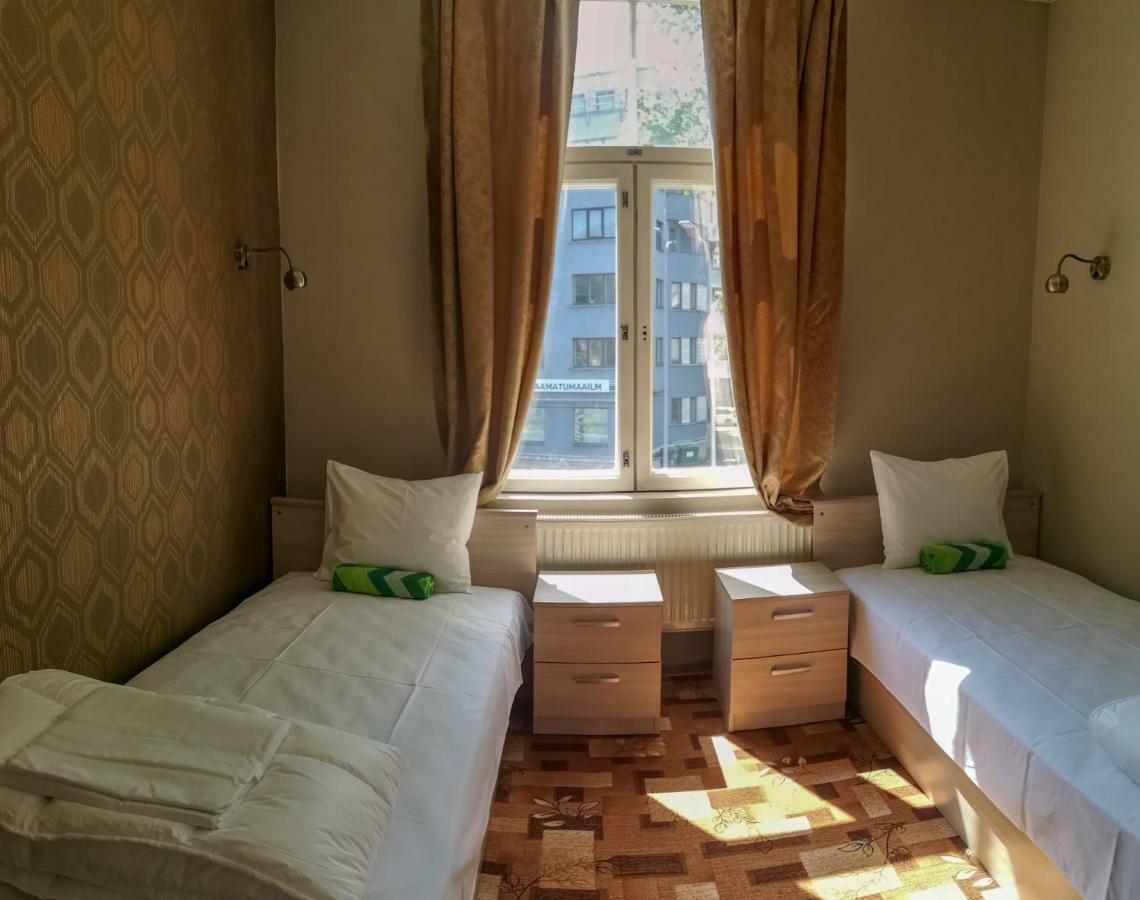 Villa Kadriorg Hostel ทาลลินน์ ภายนอก รูปภาพ